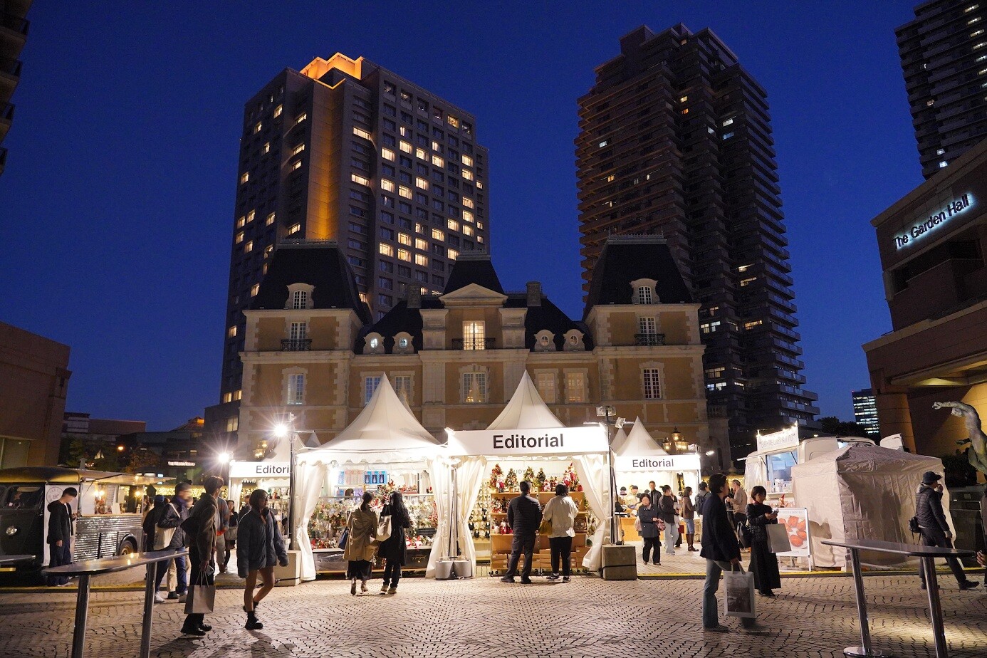 クリスマスマルシェ：シャトー広場